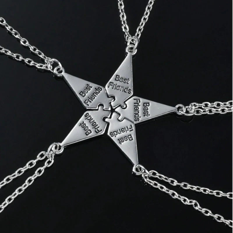 Engraved "Best Friends" Creative Joint Friendship Necklace - Gifts for Kids