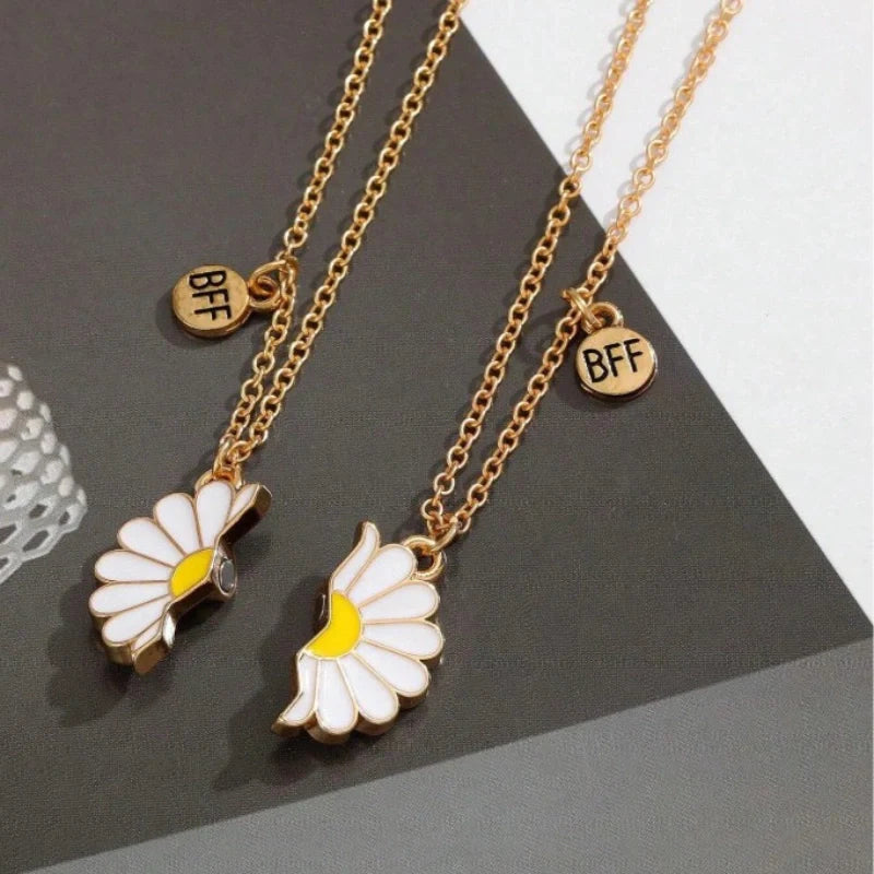Daisy Pendant BFF Engraved Necklace - Gifts for Friends