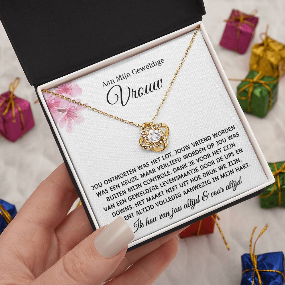 To My Amazing Wife - You Are Always Fully Present in My Heart - Love Knot Necklace