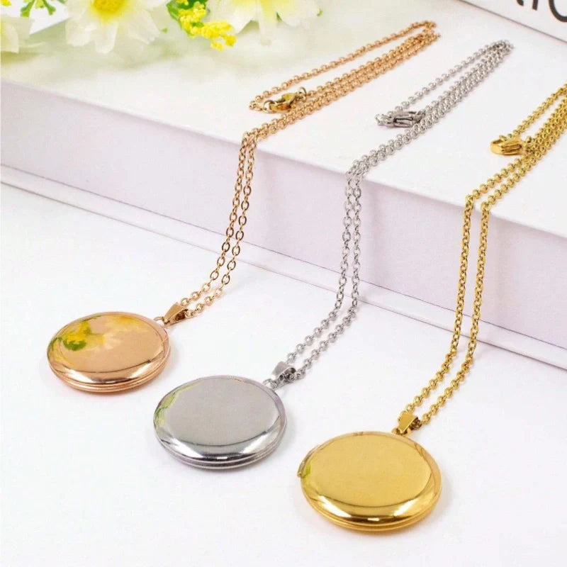 Personalized Round Locket Necklace with Photo - Gifts for Her