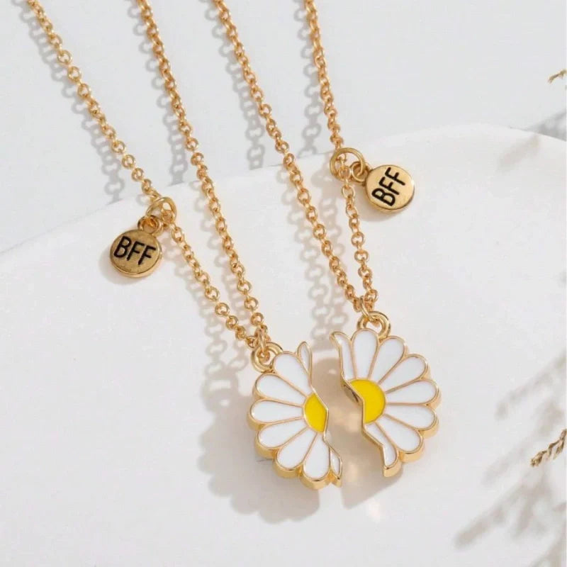 Daisy Pendant BFF Engraved Necklace - Gifts for Friends
