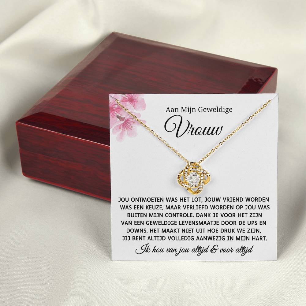 To My Amazing Wife - You Are Always Fully Present in My Heart - Love Knot Necklace